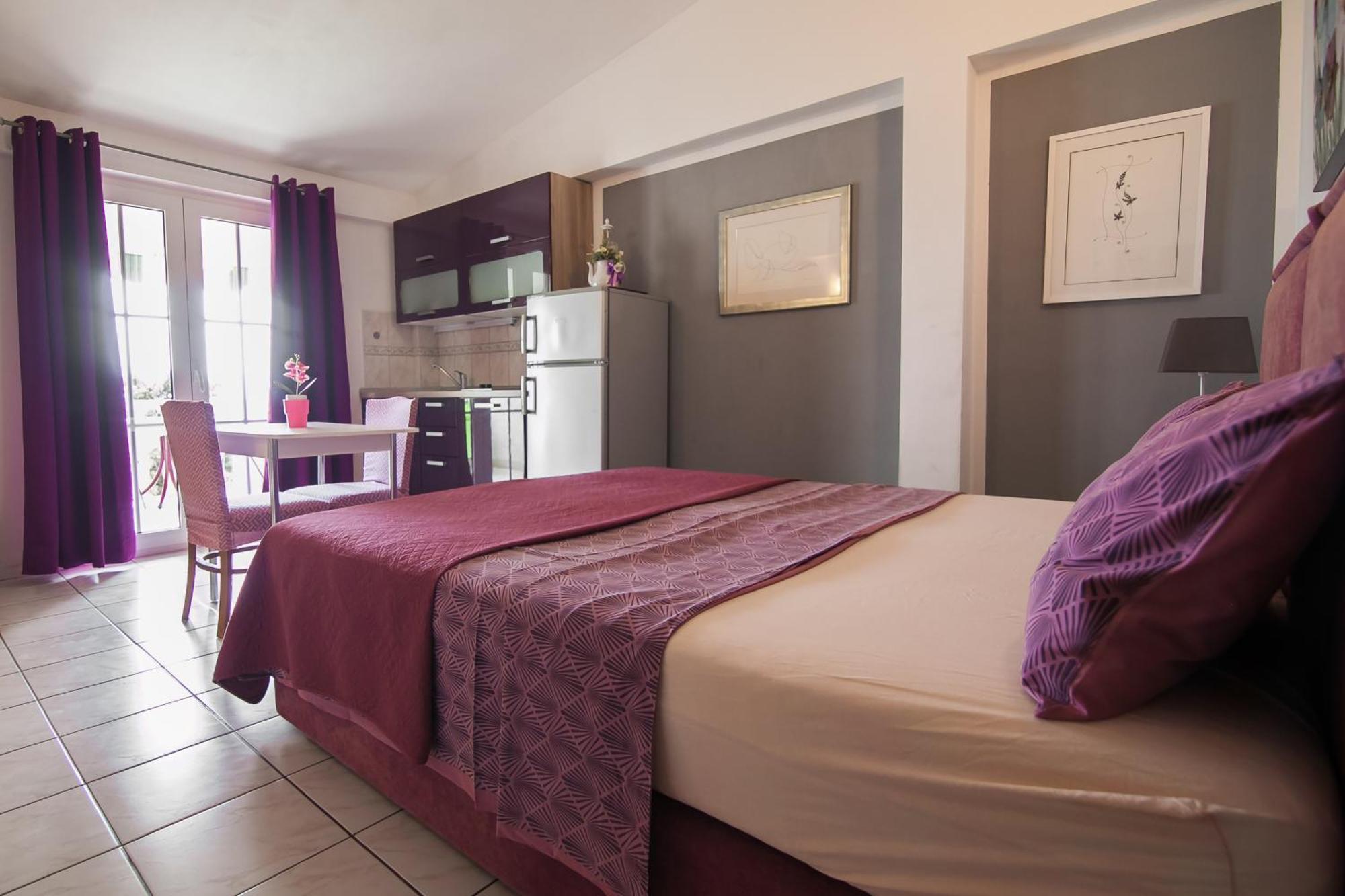 Apartments Paula Бол Экстерьер фото